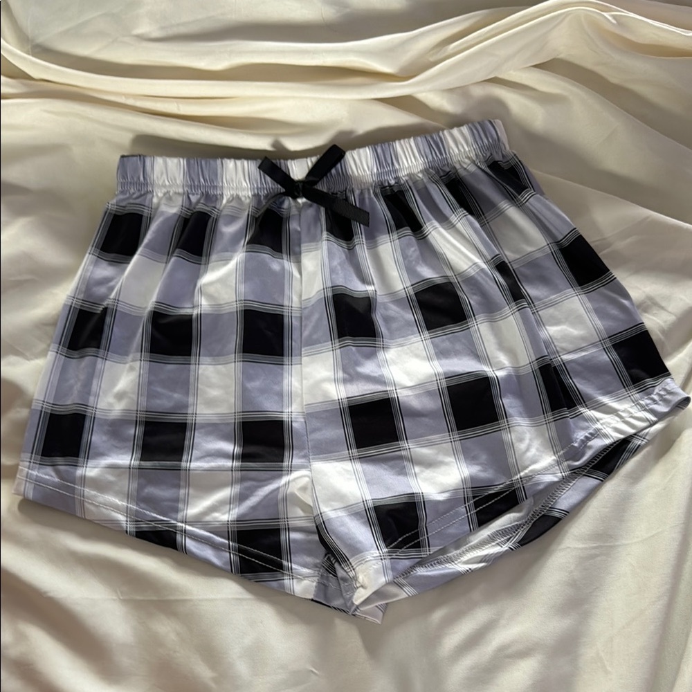 Black and White Plaid Pajama Bottoms with Elastic Waistband